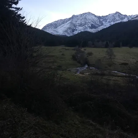 Au Pied Des Pistes *