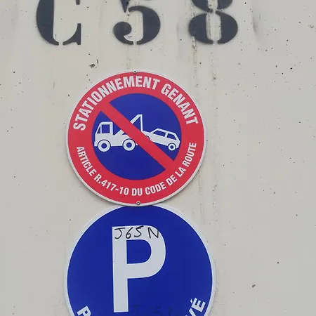 Au Pied Des Pistes *